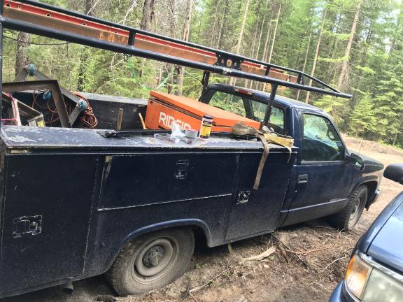 1998 chevy pickup with service box