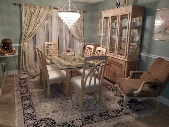 Sunrise, FL: 11 PIECE COMPLETE DINING ROOM SET