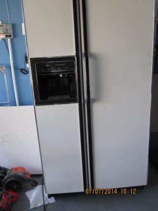 Hot point frigerator 27 cf 2 doors for sale in Copperas Cove TX