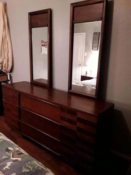 Dresser and mirror for sale in Missouri City TX