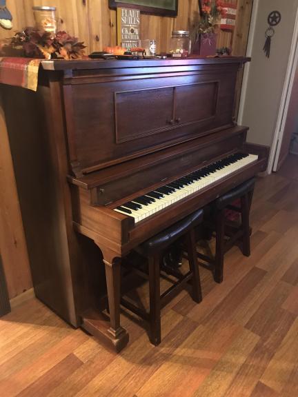 Antique player piano for sale in Midlothian TX