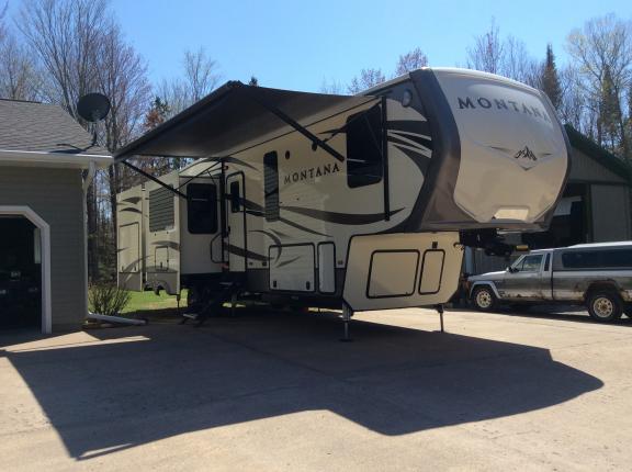 2018 Keystone Montana 3661RL for sale in Lanse MI