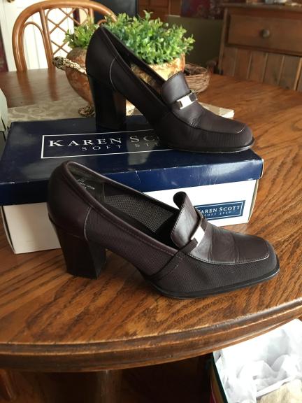 Dark Brown shoes size 6m.  Leather Upper and leather soles. Like new. Size 6M for sale in Edmond OK