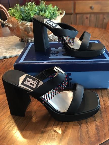 Sandals for sale in Edmond OK