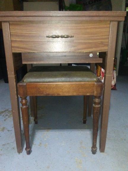 IN CABINET SEWING MACHINE