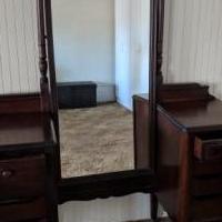 Antique  Bedroom Vanity for sale in York SC by Garage Sale Showcase member Filbert, posted 02/13/2019