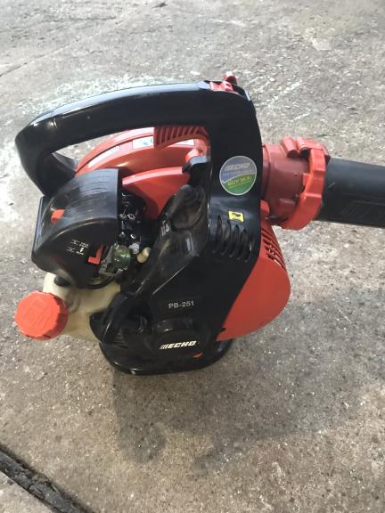 Leaf blower