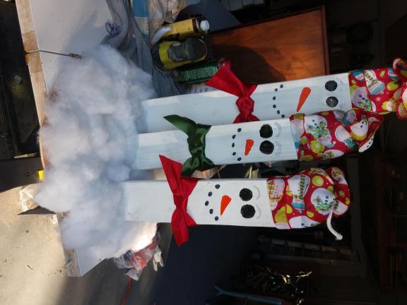 Wooden snow family for sale in Inverness FL