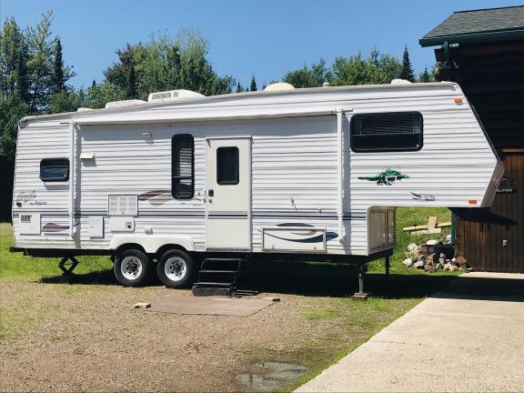 2001 26’ Jayco Eagle 5th Wheel Camper for sale in Phillips WI