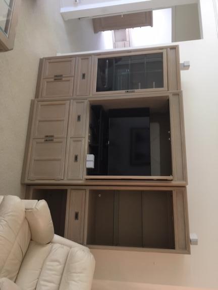 Garage sale in Naples, Florida of Garage Sale Showcase Member Lindgren.