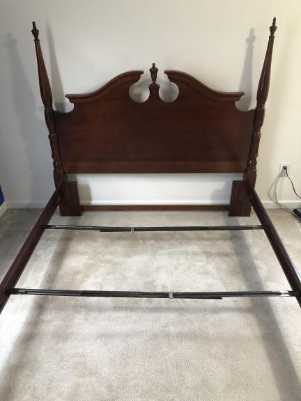 Bassett Cherry Queen Bed