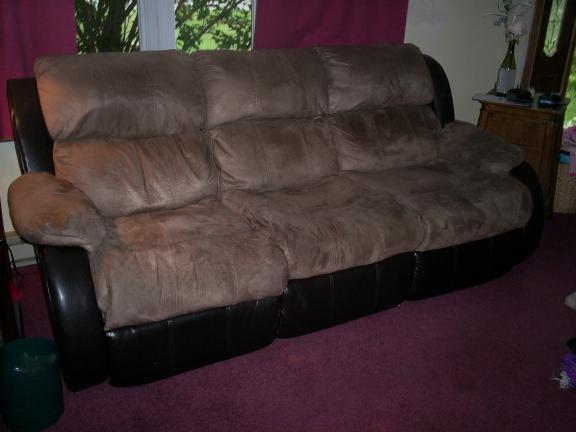 Garage sale in Kunkletown, Pennsylvania of Garage Sale Showcase Member lexi2345. 2 items currently listed for sale.