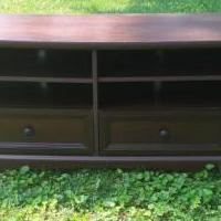 TV Stand for sale in Granite City IL by Garage Sale Showcase member Meetthewilliams, posted 06/01/2019