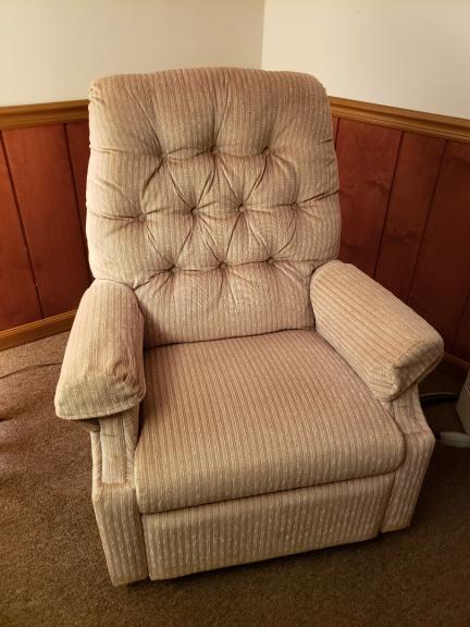 Recliner for sale in Urbana OH