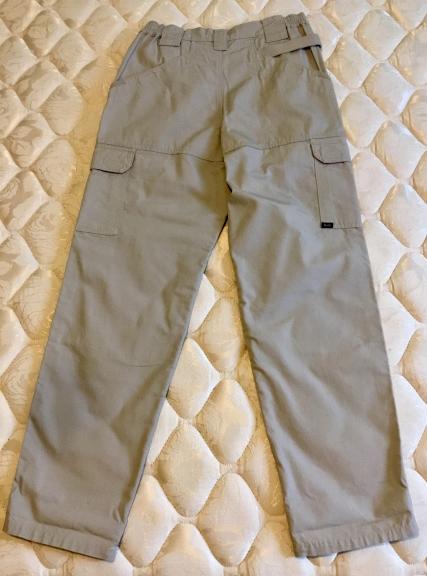 Women’s khaki cargo pants