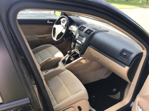 Car 2009 VW Jetta