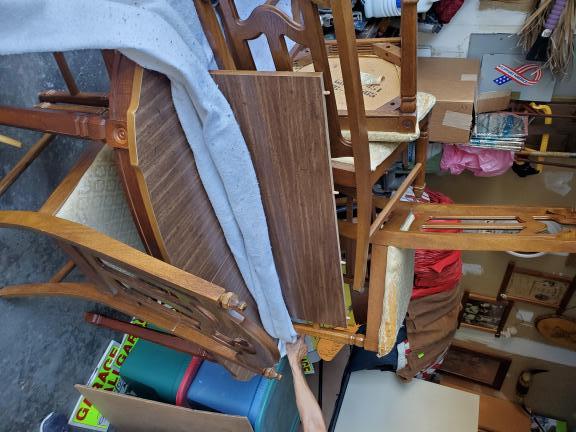 Table and chairs for sale in Lebanon IN