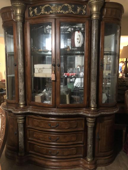 Dining set for sale in Gonzales LA