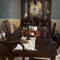 Cherry dinette Set for sale in Cartersville GA by Garage Sale Showcase member Djwill, posted 11/24/2019