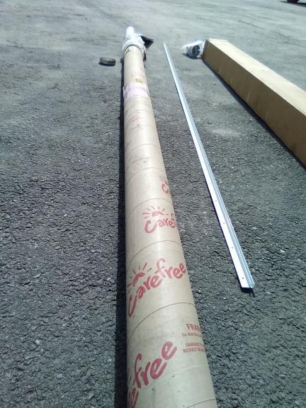 CAREFREE 9 FOOT AWNING FOR FOR CAMP/TRAVEL TRAILER