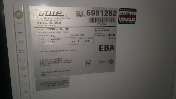 TRUE Commercial Sandwich/Salad Prep Table w/Refigerated Base