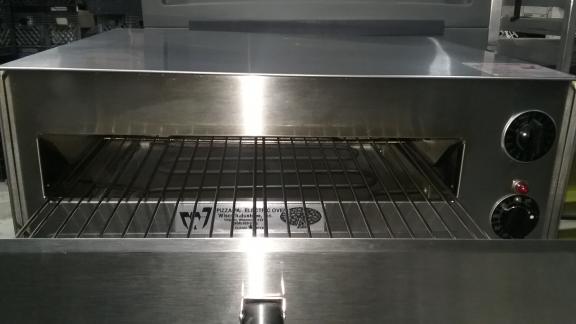 Wisco Industries Commercial Pizza Pan Oven