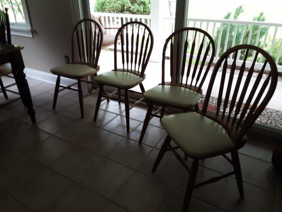 Garage sale in Schoharie, New York of Garage Sale Showcase Member bchucka.