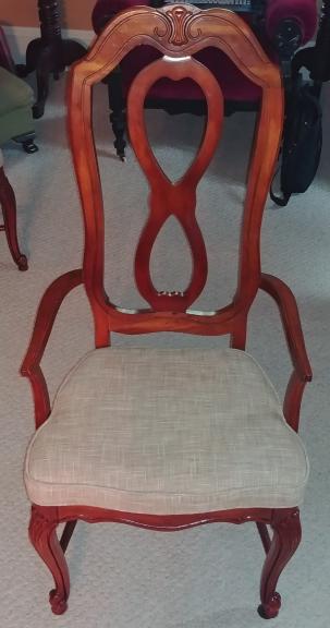 Dining Table and 6 Chairs