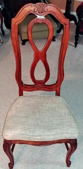 Dining Table and 6 Chairs