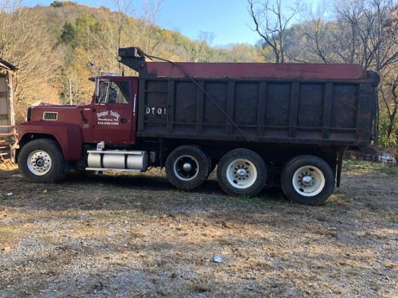 Dump Truck for sale in Woodbury TN