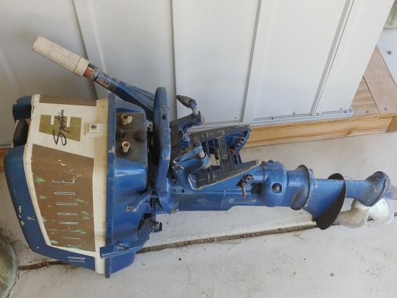 2 old Evenrude outboard motors 10 up & 25 up ?