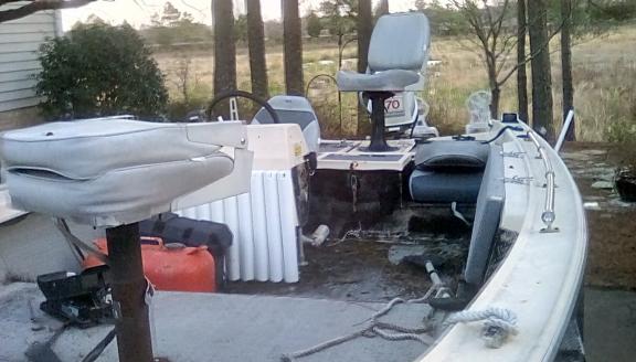 Fixer upper Bass boat,trailer,fish finder,trolling motor