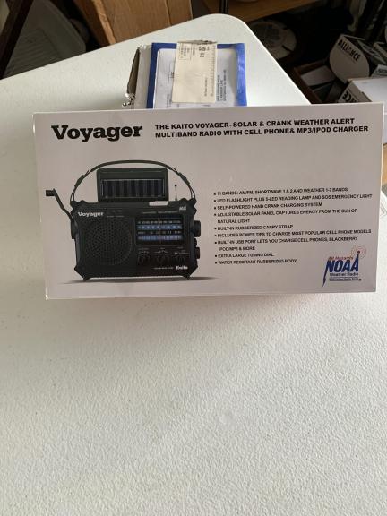 Voyager solar & crank multiband radio for sale in Matawan NJ