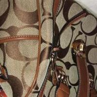 Coach hand/shoulder bag for sale in Kodak TN by Garage Sale Showcase member Carrieann, posted 09/30/2020