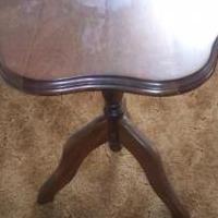 ANTIQUE TABLE for sale in Saint Joseph MI by Garage Sale Showcase member kpatzkowsky, posted 09/10/2020