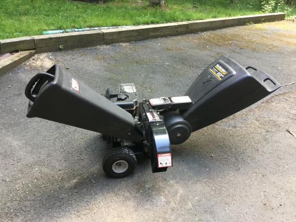 Wood chipper/shredder for sale in Gouldsboro PA