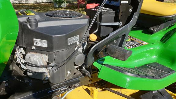 John Deere X380 Lawn Tractor