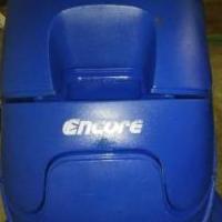 Clark Encore 33" auto scrubber Walk behind for sale in Carpentersville IL by Garage Sale Showcase member jsouza, posted 05/17/2020