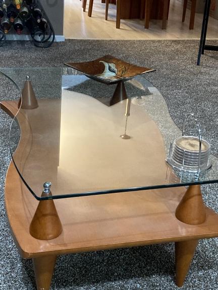 Cocktail table for sale in Bayside NY