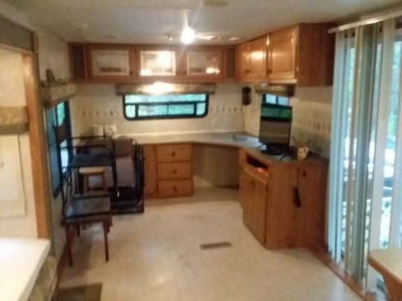 2004 39' Fleetwood RV Trailer
