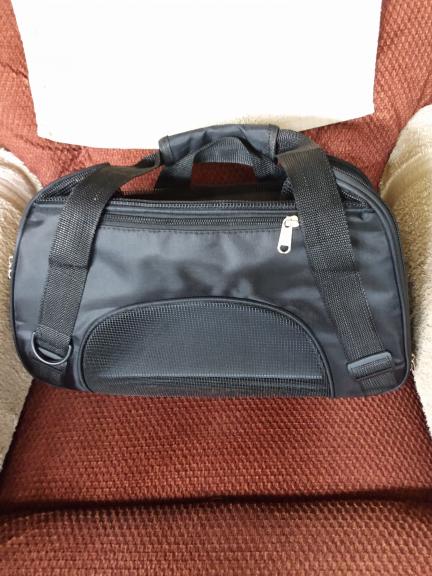 Small cat carrier for sale in Waterloo IA