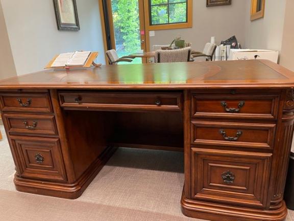 Office furniture set