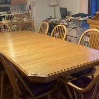 Dinning room for sale in Ashland NY by Garage Sale Showcase member Vamodafferi, posted 05/13/2021