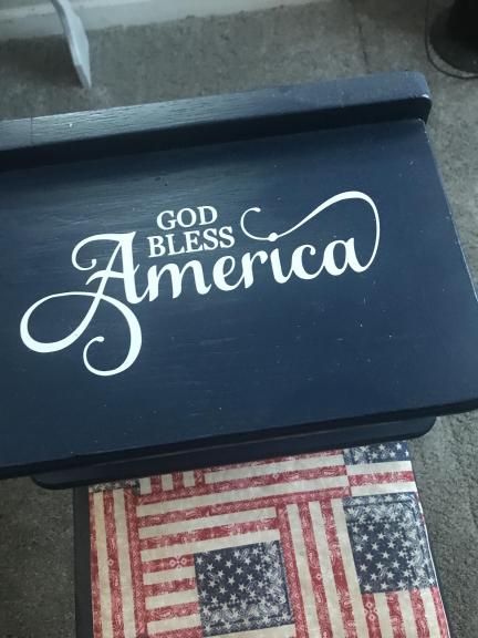 Garage sale in Watrtvliet, Michigan of Garage Sale Showcase Member Chang101.