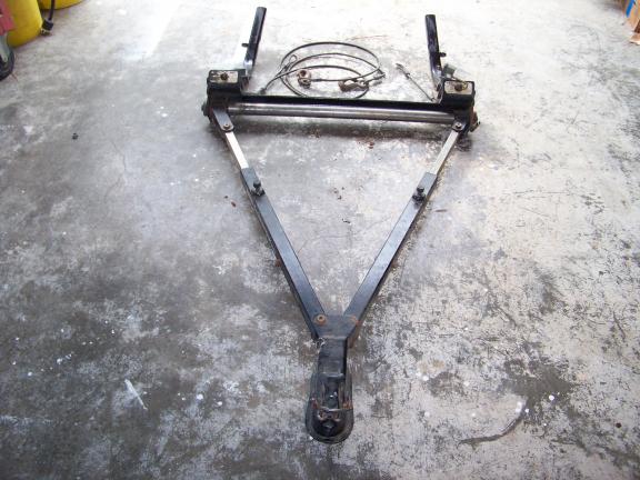 Roadmaster Stowmaster 5000 Tow Bar RV Towing with Safety Cables. for sale in Batesville AR