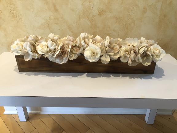 Center Piece With White Roses