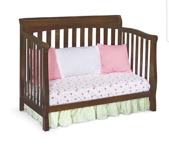 Delta Convertible Crib and Dresser Set