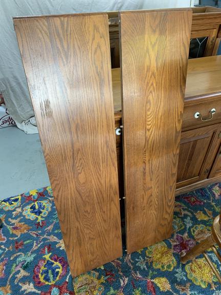 Keller Solid Oak Dinning Set China Cabinet and Table w/2 Leaves and 4 Chairs