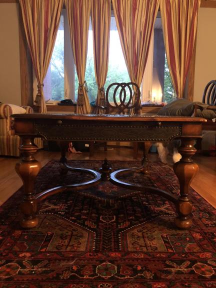 HOME FURNITURES: COFFEE TABLE