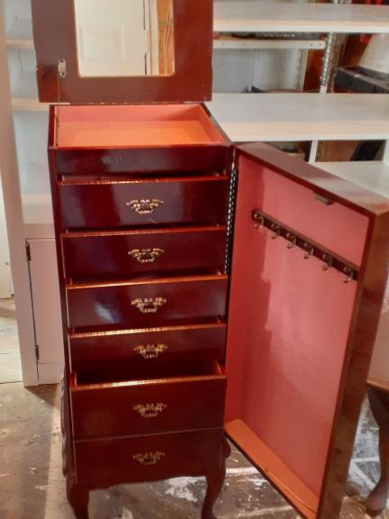 STANDING JEWERLY BOX for sale in Earlysville VA